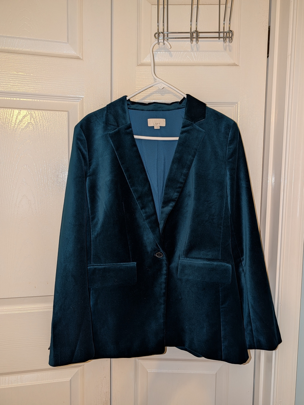 LOFT Teal Velvet Single-Button Blazer – Size 12 (Excellent Condition)